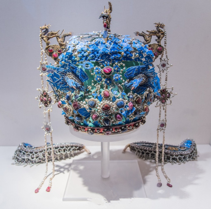 所有女人梦寐以求的顶级头饰--皇后的凤冠,
