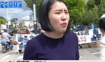 女子花125万买新车,贴个车膜却被拆发动机,4S