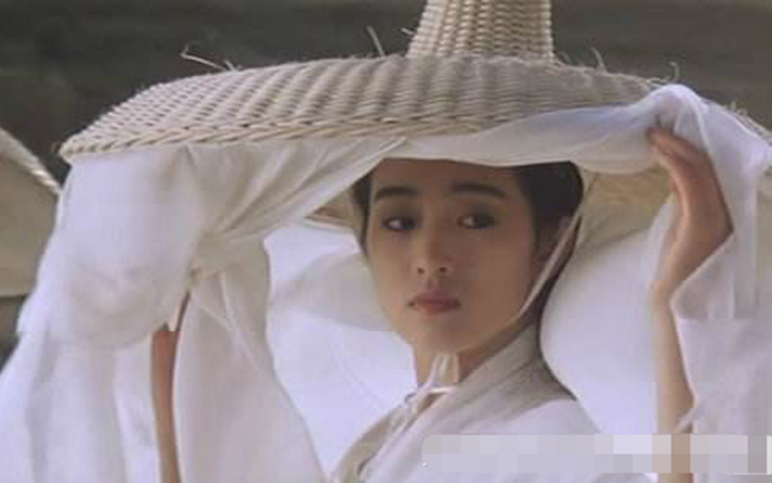 戴斗笠的江湖美人,林青霞帅气逼人,最后一个美