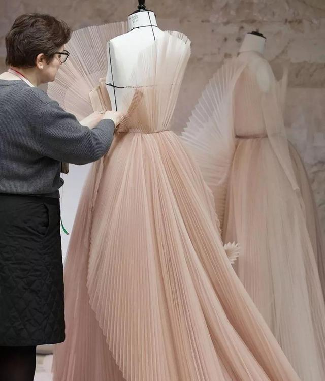 dior高定婚纱_dior高定礼服