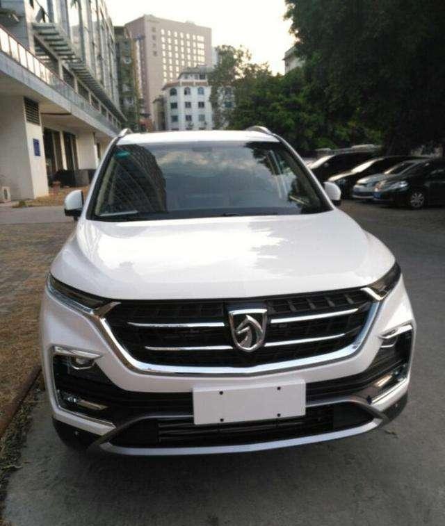 街头偶遇宝骏530实车，外观犀利不输合资车，售6万又是爆款