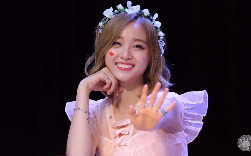 乐华女团VS香蕉女团,王思聪的女团和范丞丞的