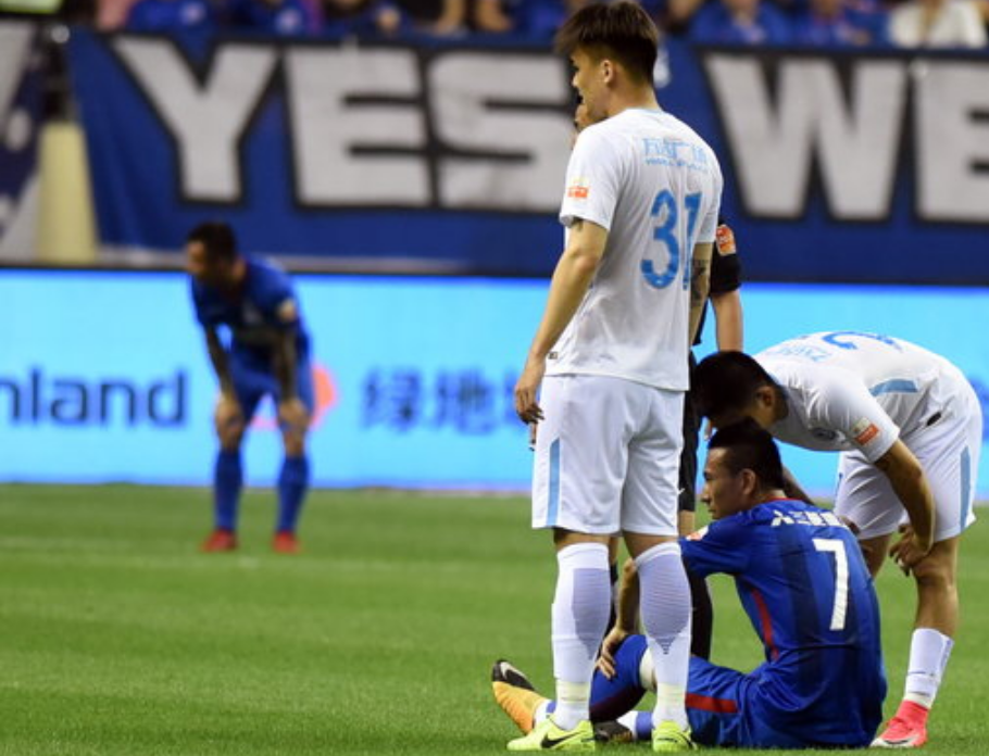 在上海申花与一方的比赛中毛剑卿受伤,最新诊