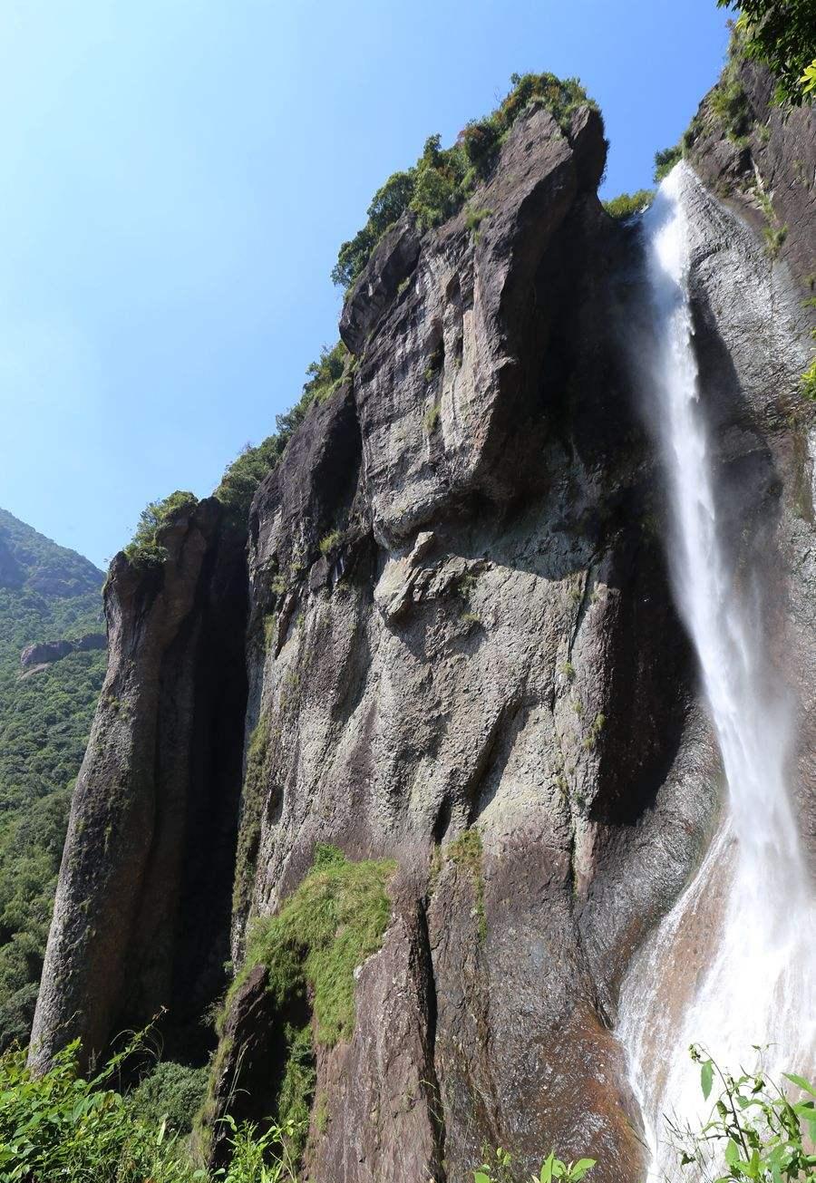 菜溪岩的景色, 四季常新, 变幻无穷, 是"仙游四大名景"之一