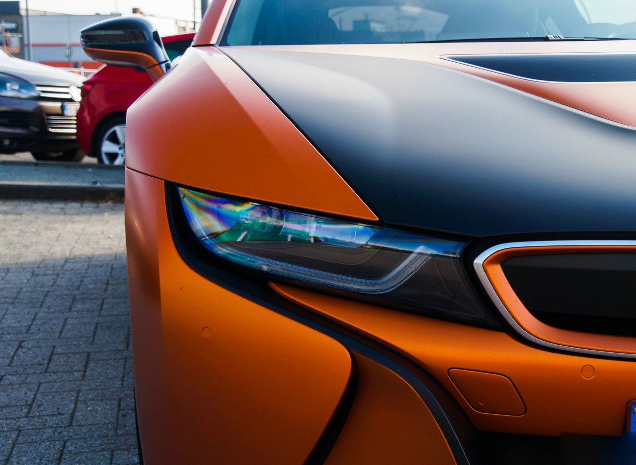哑光橙宝马BMW i8
