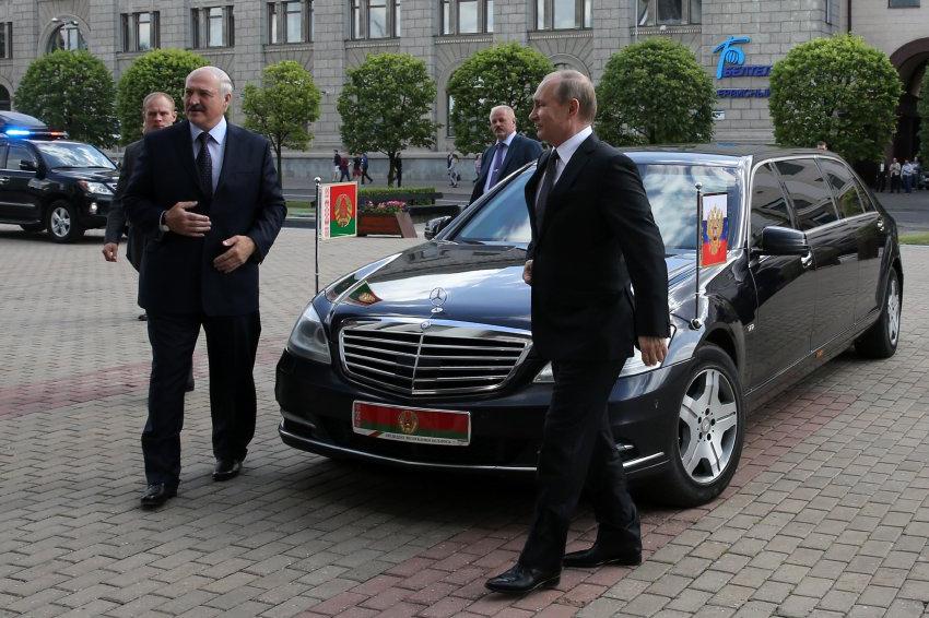 普京新专车，跟特朗普的没法比