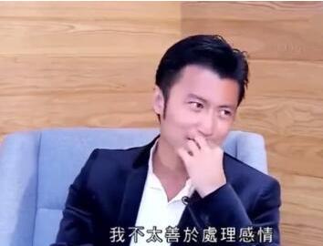 看了王菲年轻时候的照片,怪不得谢霆锋这么痴