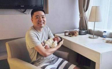 丁俊晖撕广告牌获点赞!此举令国人骄傲!