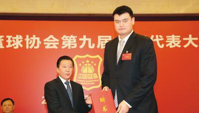 CBA姚明主席的红蓝双国家队政策给中国篮球