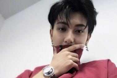 黄子韬风衣_黄子韬照片高清