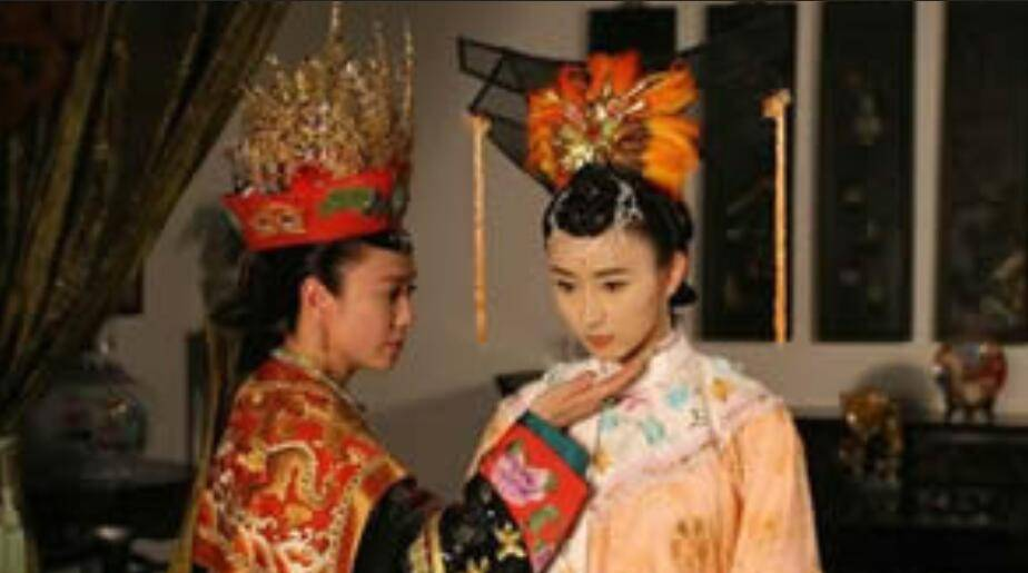 9岁嫁为人妇,大清辈分最高的皇后,生一子成为