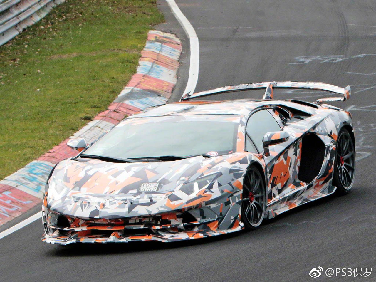 根据拍客在纽北的现场计时，新大牛SVJ在测试时跑出6分54秒