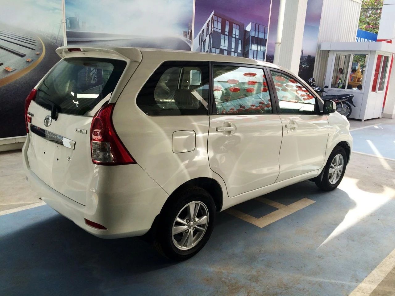 一个面积比四川小的国家，凭啥造出征服全世界的车？