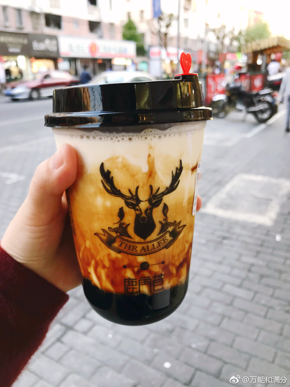 鹿角巷(xiang)黑糖鹿丸鲜奶·向奶茶势力致敬!向奶茶势力低头_新浪看点
