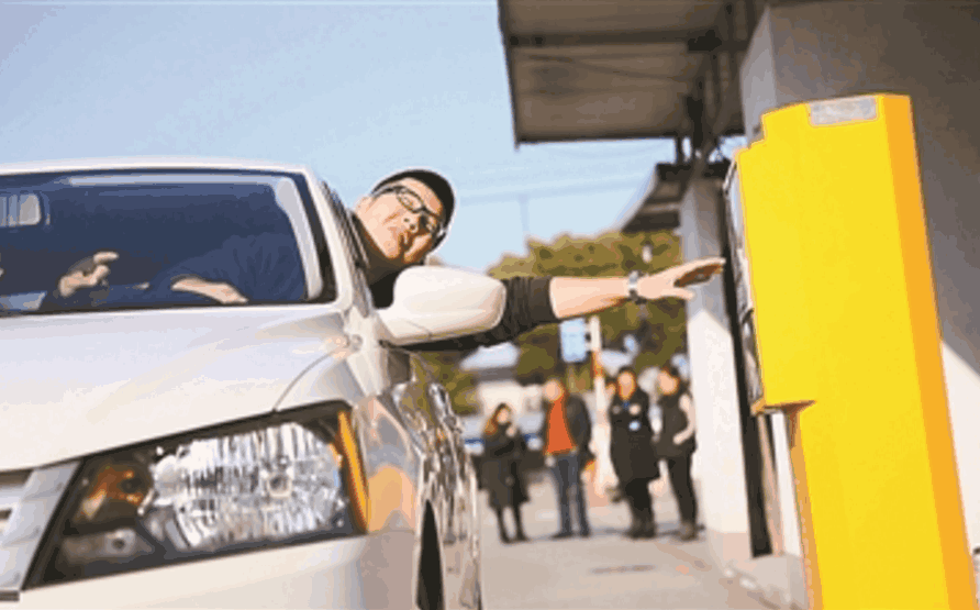 新增一个项目, 科二本来够难了, 网友: 考驾照好