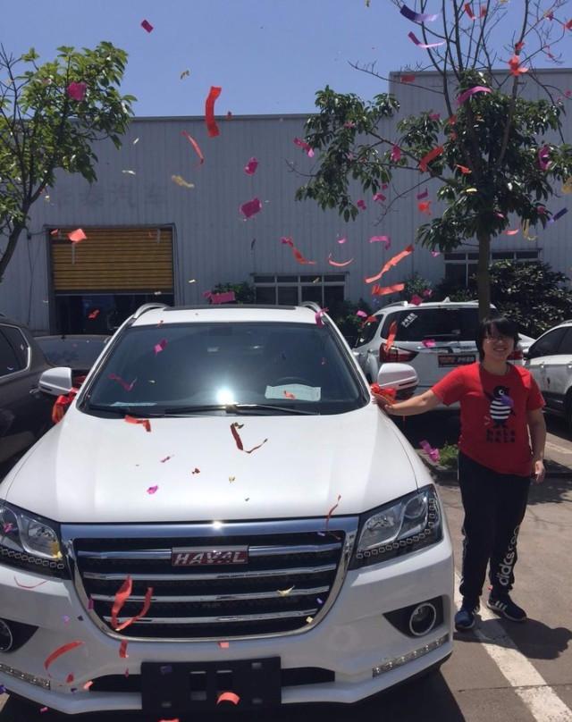 雅安小伙喜提哈弗H2花了10万, 朋友建议他买大众朗逸!