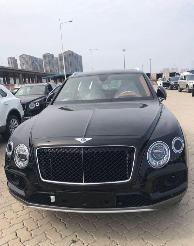 18款宾利添越柴油V8欧规到港现车 301这个价~值！