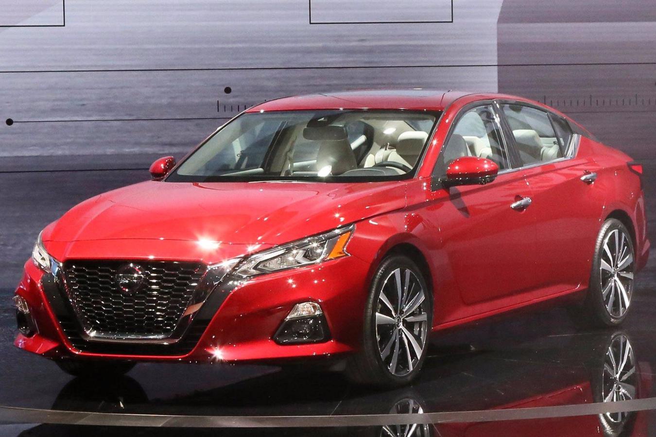 全新雅阁和凯美瑞够惊艳么？看完换代天籁后刷新认知！