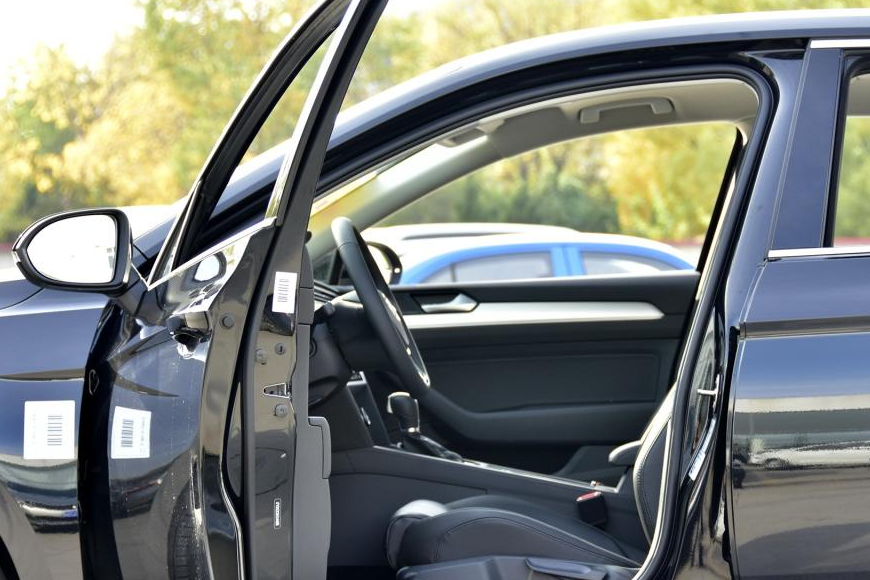 售价20万起，大众旗下的这款车，彰显豪华与尊贵，凯美瑞都怕了