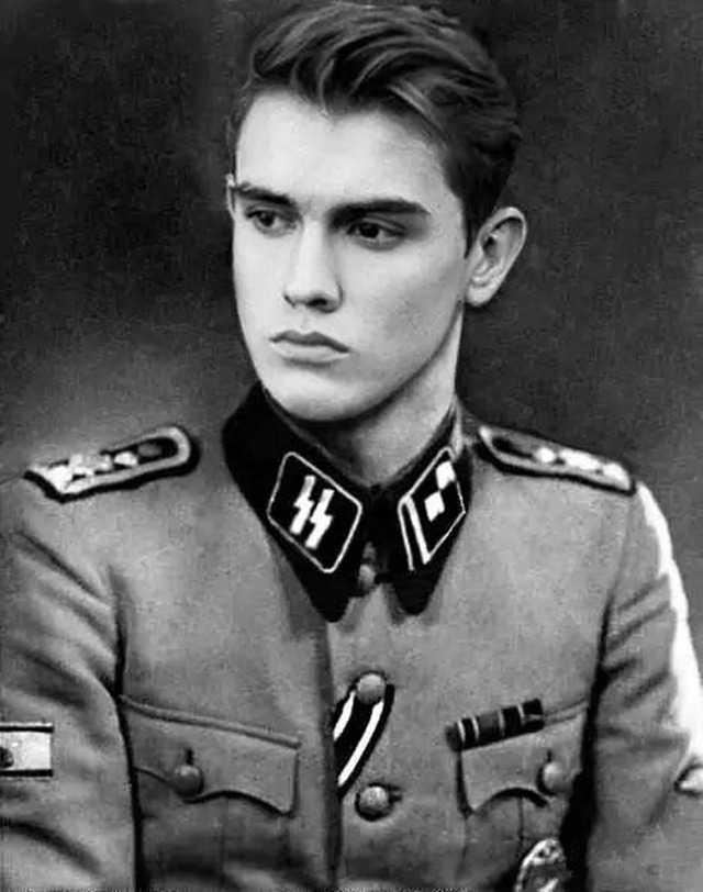 二战时德国政府军与党卫军的区别