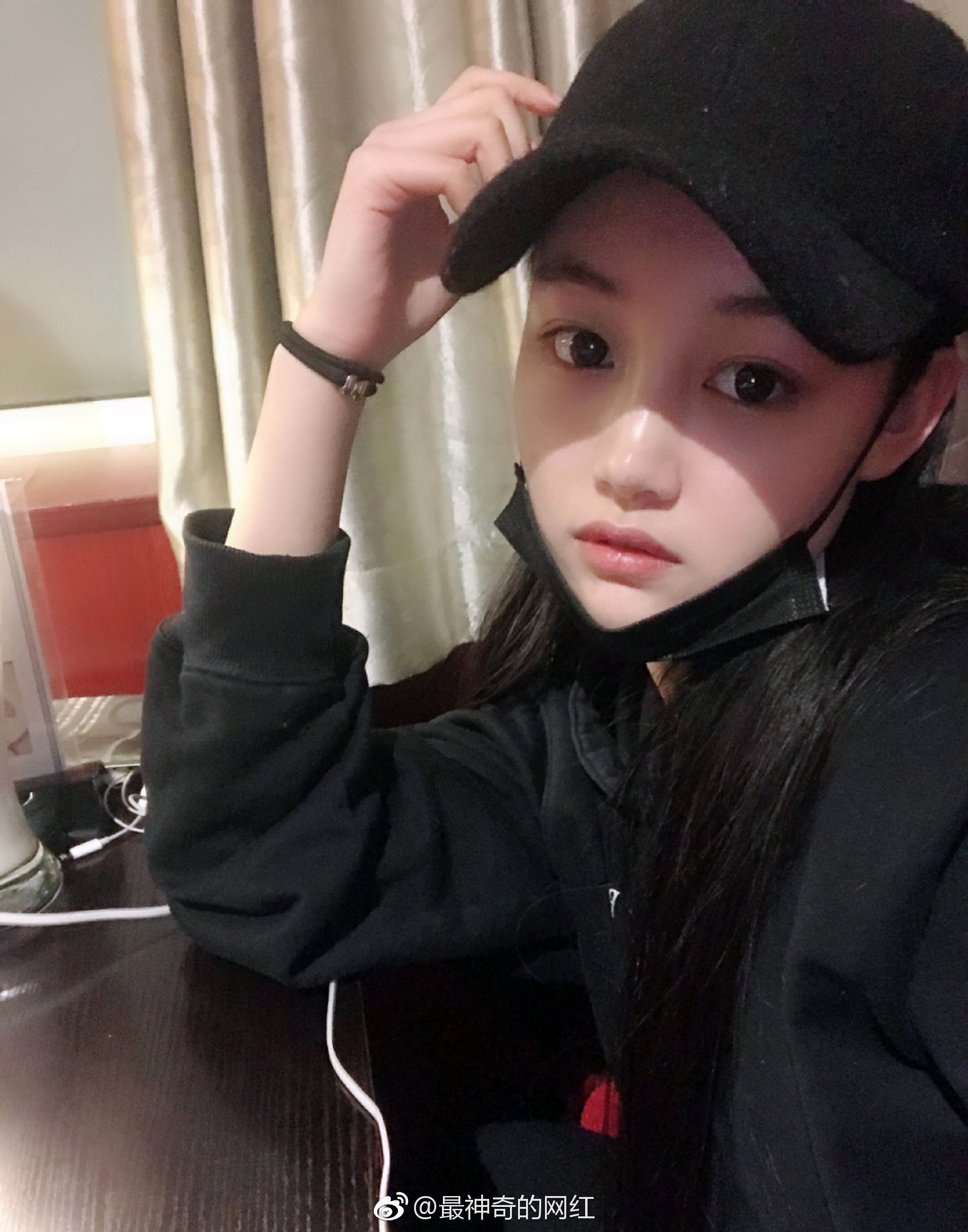 北京电影学院,表演系,19岁,身高169cm,体重49