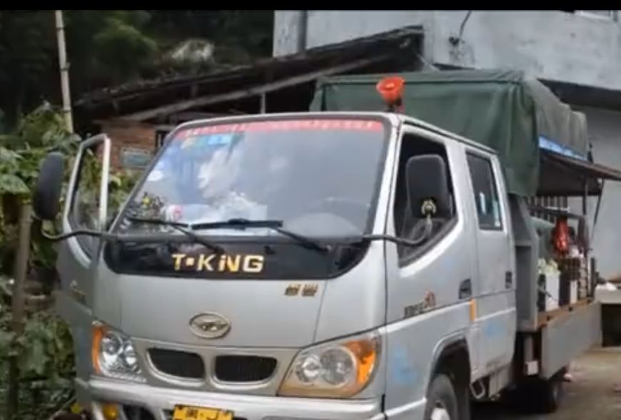 小伙农村发现新商机,开移动菜市场,日收2000