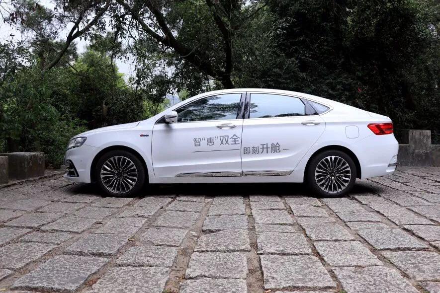 最便宜的礼宾车，自主B级车销量王！新博瑞有何优势？