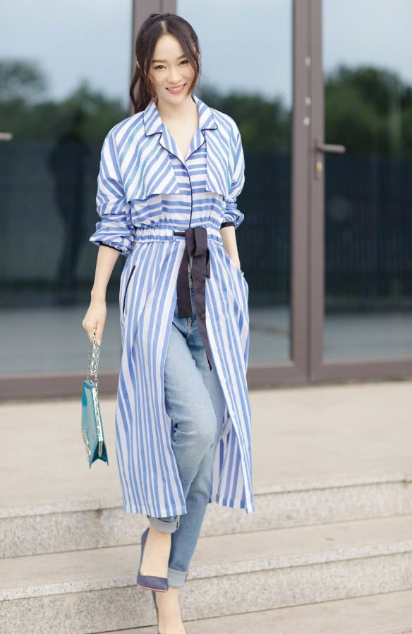 霍思燕穿是什么鞋子?高跟鞋外套了个塑料袋,汗