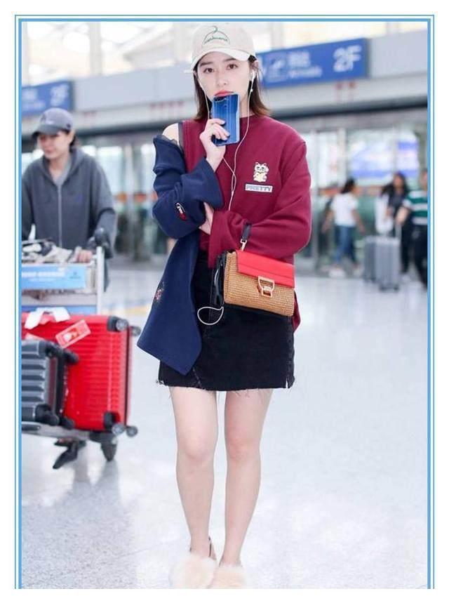 当165阚清子穿超短裙遇上166李沁,网友:原谅我