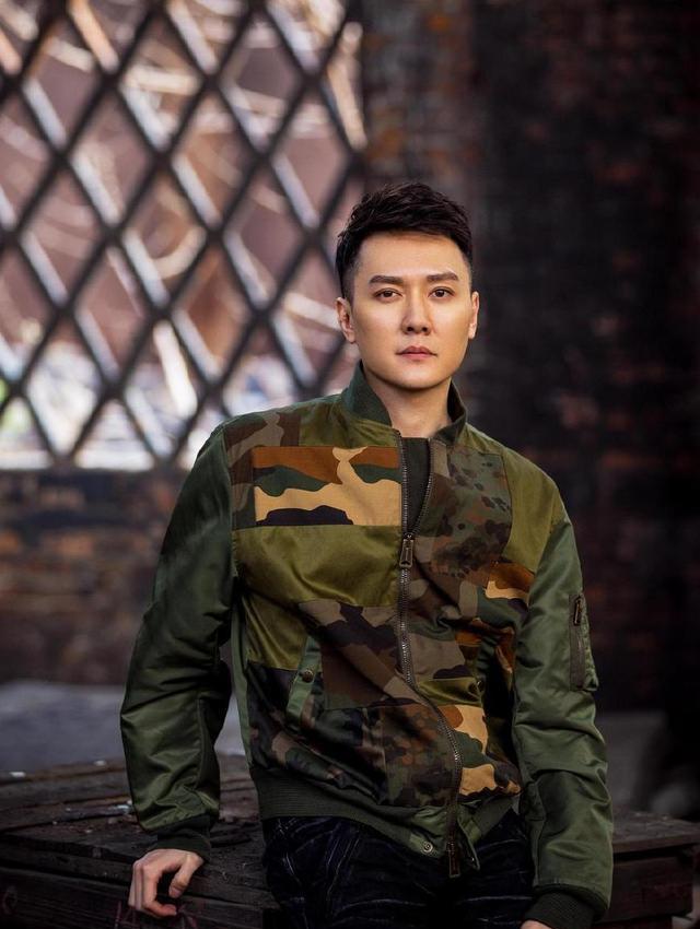 赵丽颖被曝停工三个月怀孕,与冯绍峰外出同框