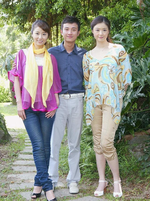 蒋欣虽然是微胖界的扛把子,但是还是有身高的优势的.