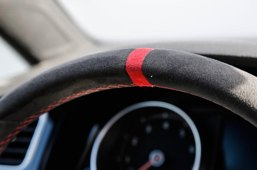 买两辆思域type R有找,全中国只有台湾有一辆