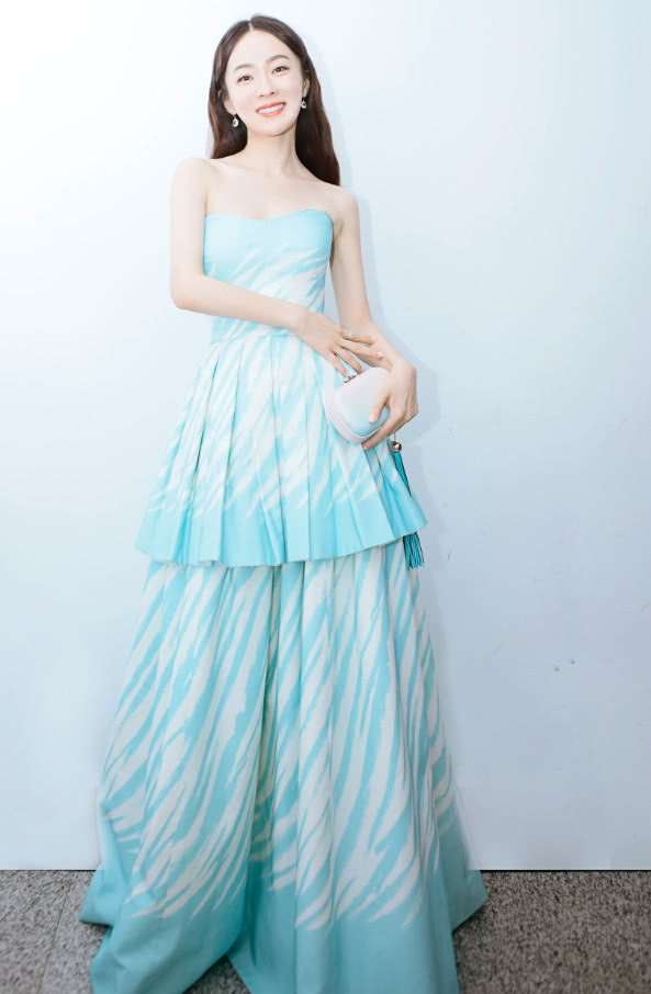 霍思燕穿是什么鞋子?高跟鞋外套了个塑料袋,汗