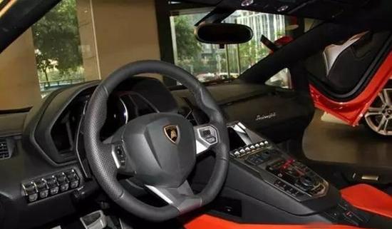 5大豪车方向盘, 最后一个看了半天也没看出来是什么车!