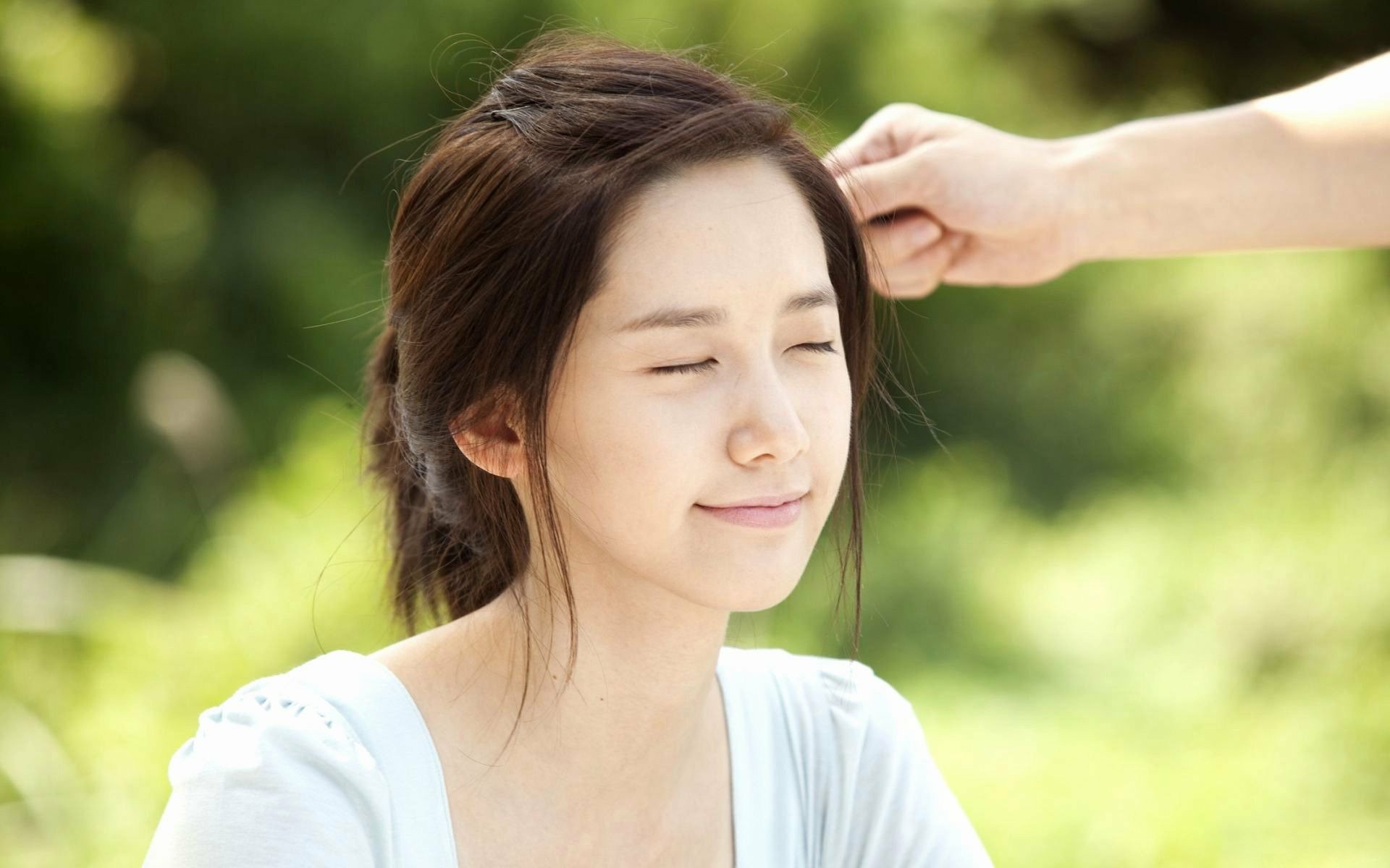 励志句子 在所有人事已非的景色里,我最喜欢你