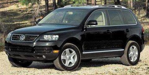 途锐的外观低调不失霸气，日行灯漂亮，前脸坚硬