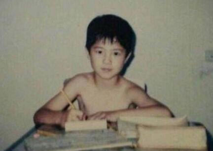 刘昊然 小学同学录 微博热搜 图9 刘昊然 小学同学录 微博热搜 图9