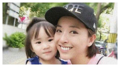 曾拒绝杜淳追求，和戴军亲密如夫妻，闪婚嫁富豪张国立当证婚人