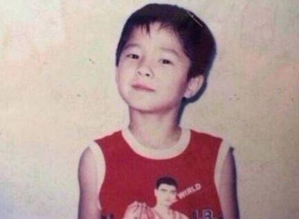 刘昊然 小学同学录 微博热搜 图2 刘昊然 小学同学录 微博热搜 图2