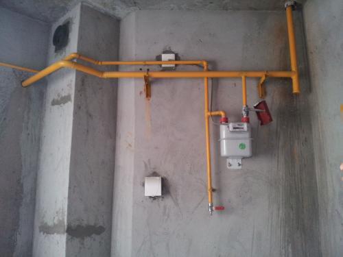 南阳一小区住户开通天然气需装280元报警器?