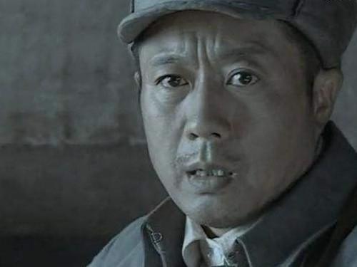 《亮剑》中孔捷明明要杀谢宝庆,半路为什么变卦了,原因是那样!