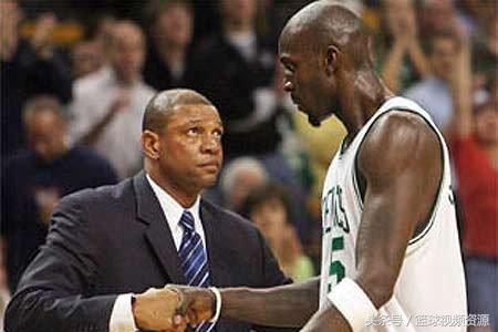 回顾经典:2011年热火VS凯尔特人G5 詹姆斯跪