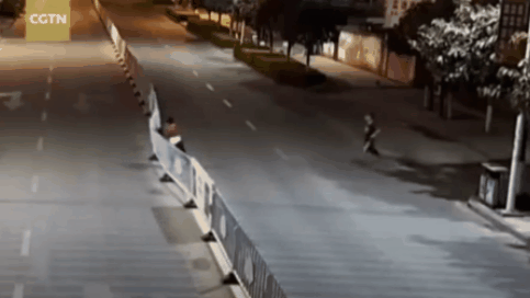 搞笑趣图:这么好的弹性,女足雄起有望了!