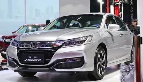 30岁的年纪，还不买起这款车的话，那只能说明你事业很失败