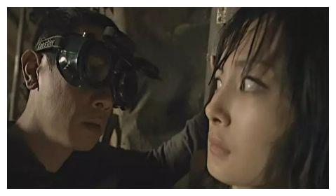 这部电影主打恐怖,杨幂大秀身材,陈小春却拒绝