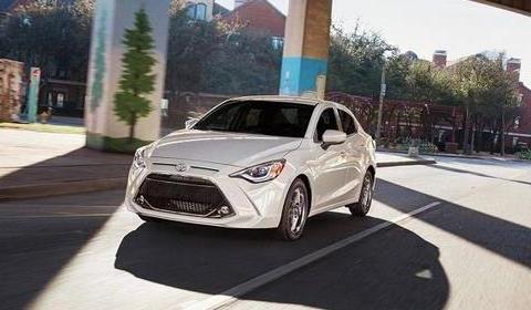 丰田新款YARiS sedan官图发布 基于马自达2打造