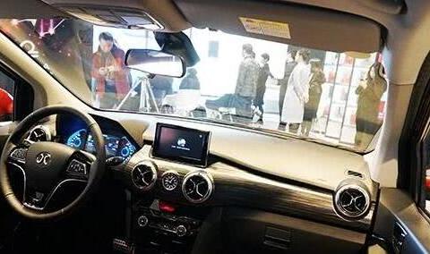 北汽EX360颜值不俗，续航动力强劲，能否称霸新能源车界呢？