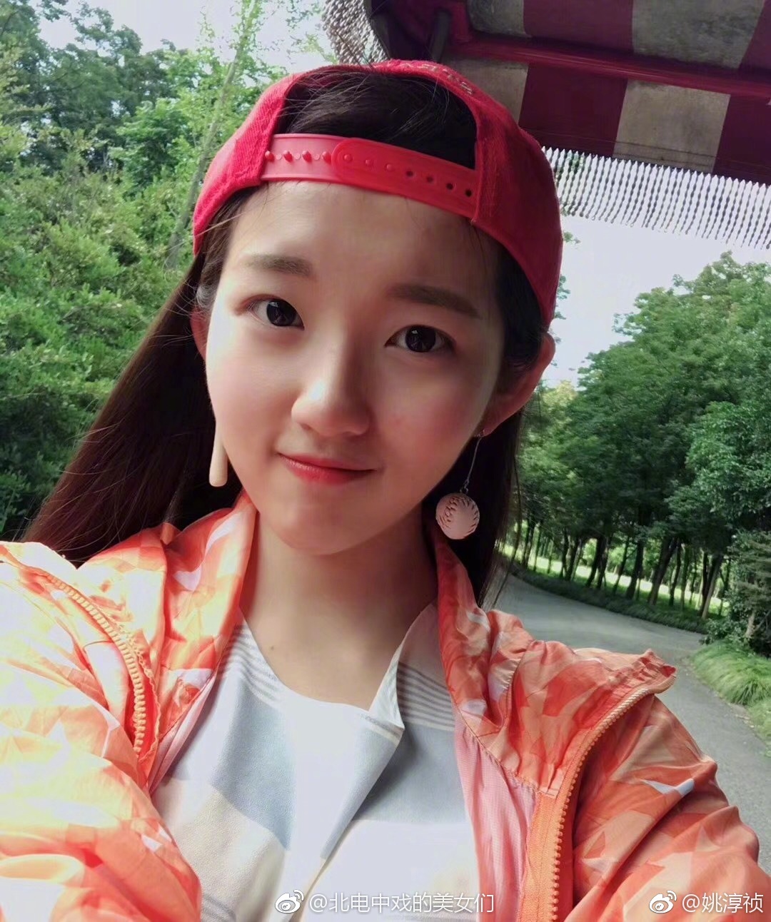 中国传媒大学2018级播音主持专业本科。来自