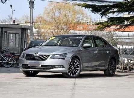 最厚道德系车, 仅11万, 车长近4米9媲美宝马, 标配ESP油耗5.6