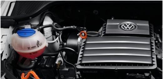 汽车防冻液别再换了，每次加一点用十年也没问题，别再被骗了！